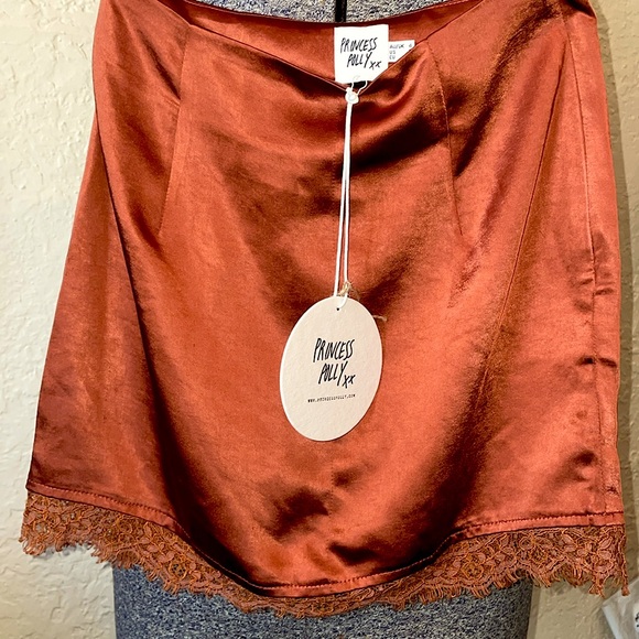 Sateen silky Princess Polly mini skit with lace detail in rust-orange-brown US 0 - Picture 1 of 4